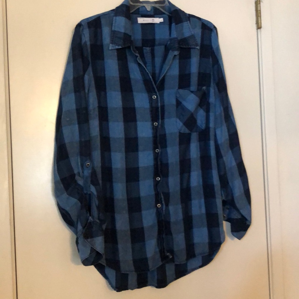 Women’s plaid button down shirt blues slightly distressed fabric modern look L